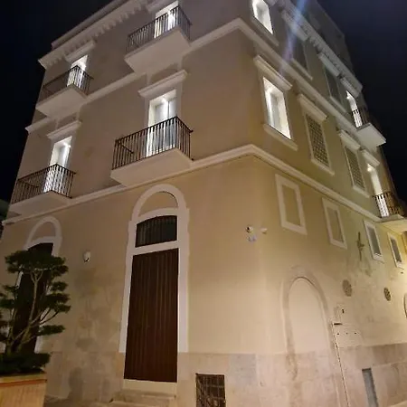 Palazzo Fontana E לינה וארוחת בוקר *